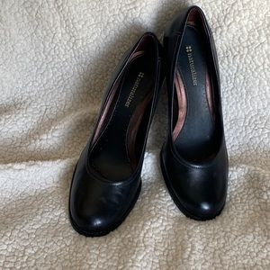 Naturalizer Javas Leather Stacked Heel Pump